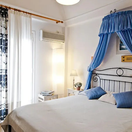 Matina Hotel Kamári