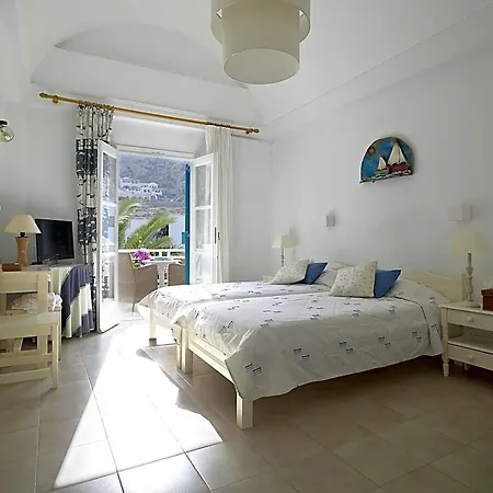 Matina Hotel Kamari (Santorini)