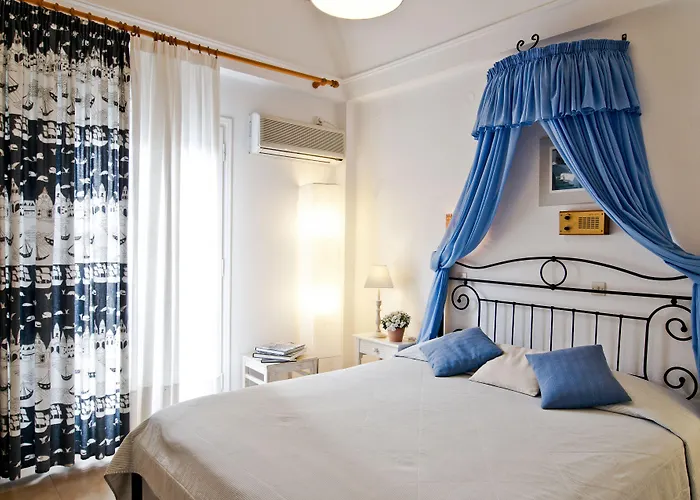 Matina Hotel Kamári